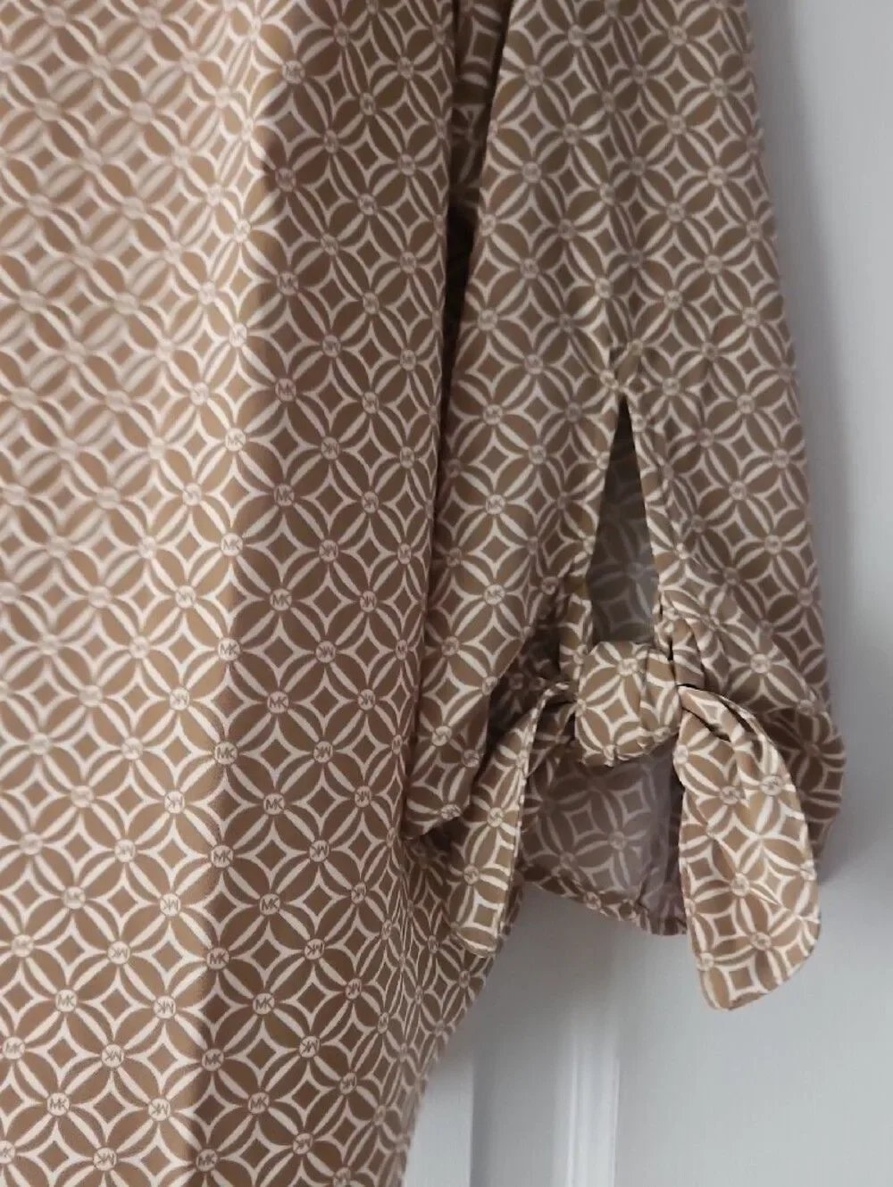 Michael Kors Beige Geometric Print V-Neck Blouse
